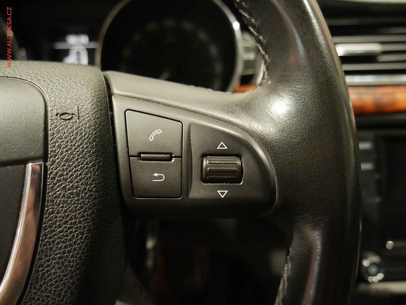 Škoda Superb (2009) 2.0 TDi 4x4, ČR, Bixenon - fotka 16 z 20