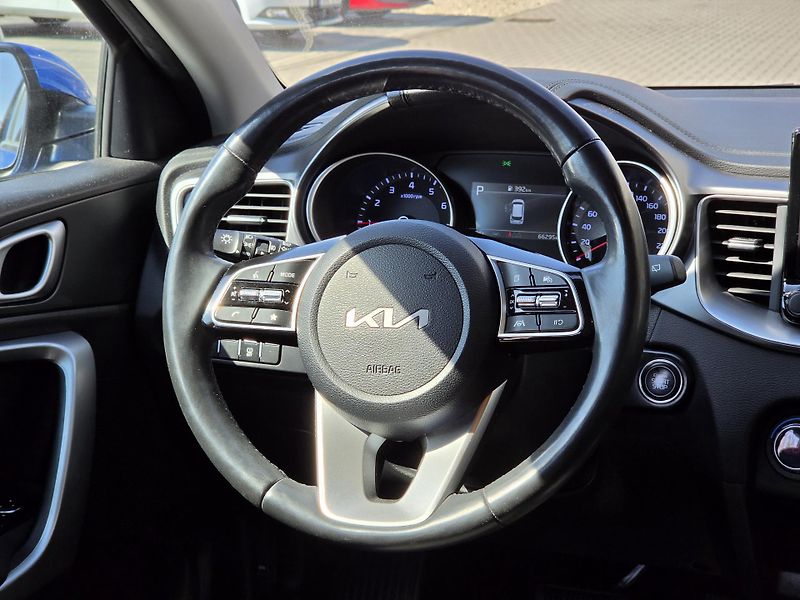 Kia Ceed (2022) 1,5 T-GDI 118kW DCT TOP - fotka 15 z 15
