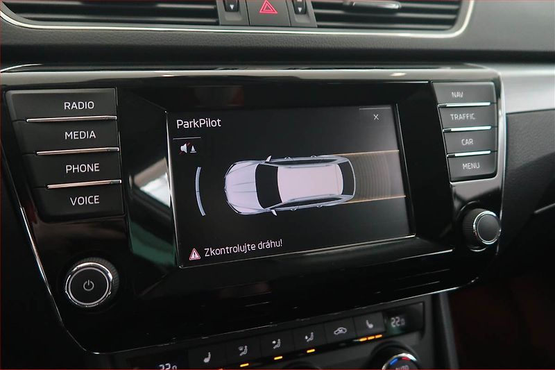 Škoda Superb (2016) Style 2.0 TDI, Automat - fotka 17 z 19