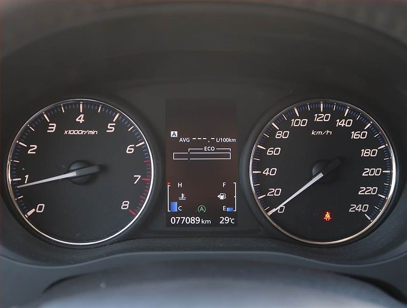 Mitsubishi Outlander (2016) Intense 2.0, ČR,1.maj - fotka 11 z 18