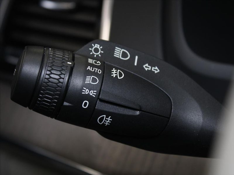Volvo XC90 2,0 T8 Ultimate Bright B&W Vzd - fotka 19 z 25