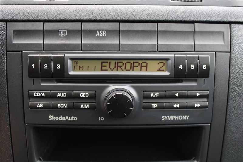 Škoda Fabia 1,4 16V  KLIMATIZACE,TAŽNÉ - fotka 11 z 21