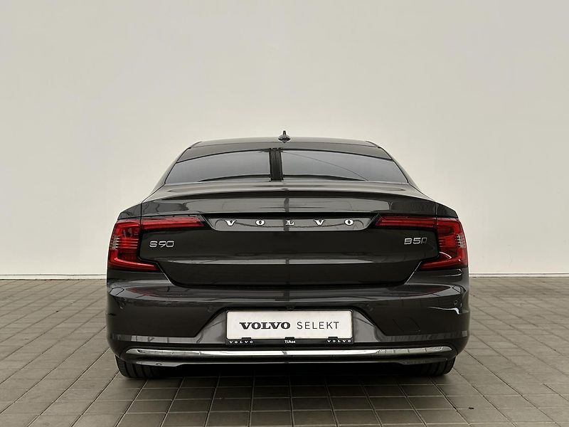 Volvo S90 2.0 B5 4x4 PLUS - fotka 6 z 31