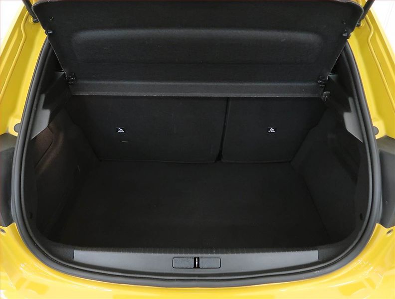 Peugeot 208 (2021) Active 50 kWh, SoH 93% - fotka 14 z 22