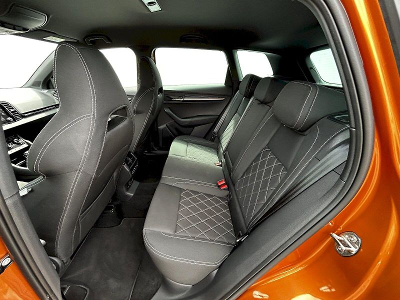 Škoda Karoq (2025) 2.0 TDI 110kW 4x4 DSG Sportlin - fotka 28 z 35
