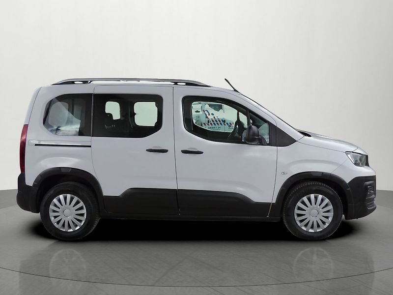Peugeot Rifter 1.5 BlueHDI Active ČR 5míst - fotka 5 z 29