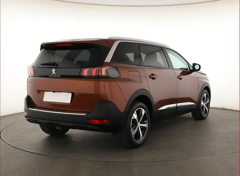 Peugeot 5008 (2022) Allure 1.5 BlueHDi - fotka 5 z 19