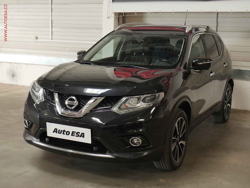 Nissan X-Trail (2017) 1.6dCi 4x4, Tekna, LED - fotka 3 z 21