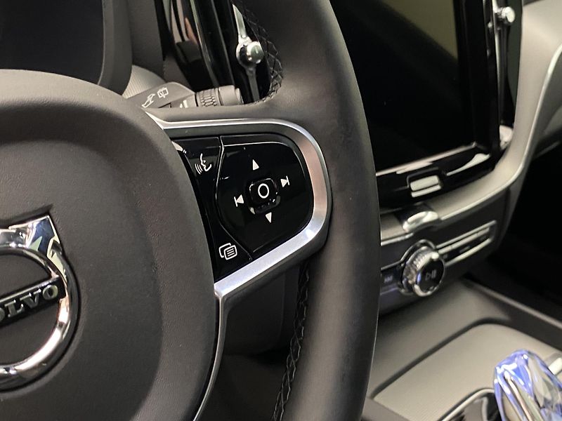 Volvo XC60 T6 AWD RECHARGE DARK PLUS AUT - fotka 21 z 63