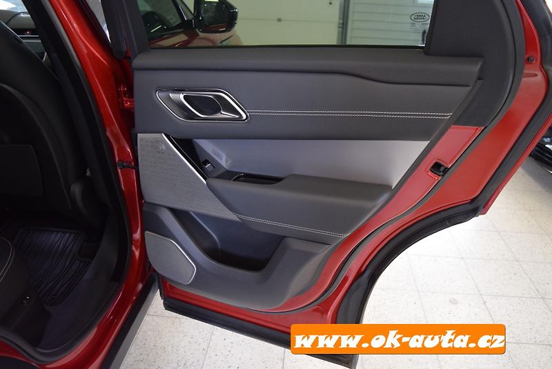 Land Rover Range Rover Velar 3.0L R-DYNAMIC 294 kW ZÁRUKA  - fotka 33 z 74
