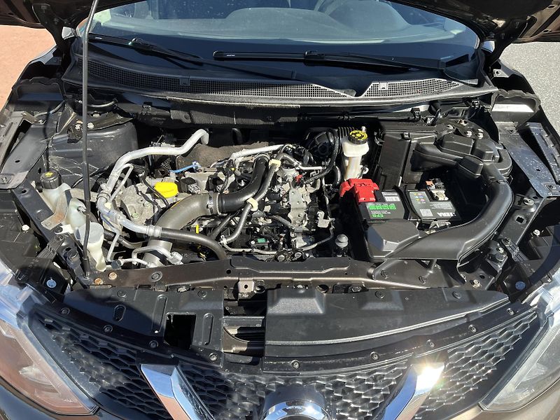 Nissan Qashqai 1.2 85 kW ČR - fotka 25 z 29