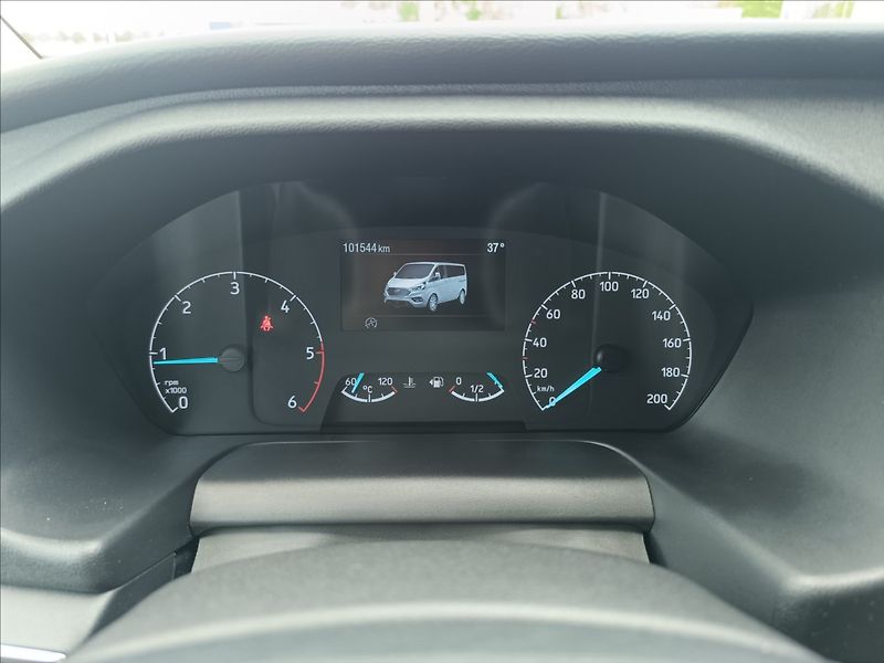Ford Tourneo Custom 2,0 TDCi Titánium X, L2 - fotka 15 z 23