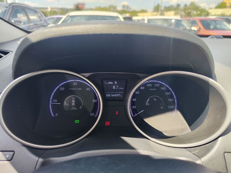 Hyundai ix35 1.7 CRDI/85kW trikolor - fotka 17 z 26