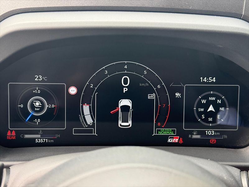 Toyota GR Yaris 1,6 Dynamic + VIP - fotka 11 z 19