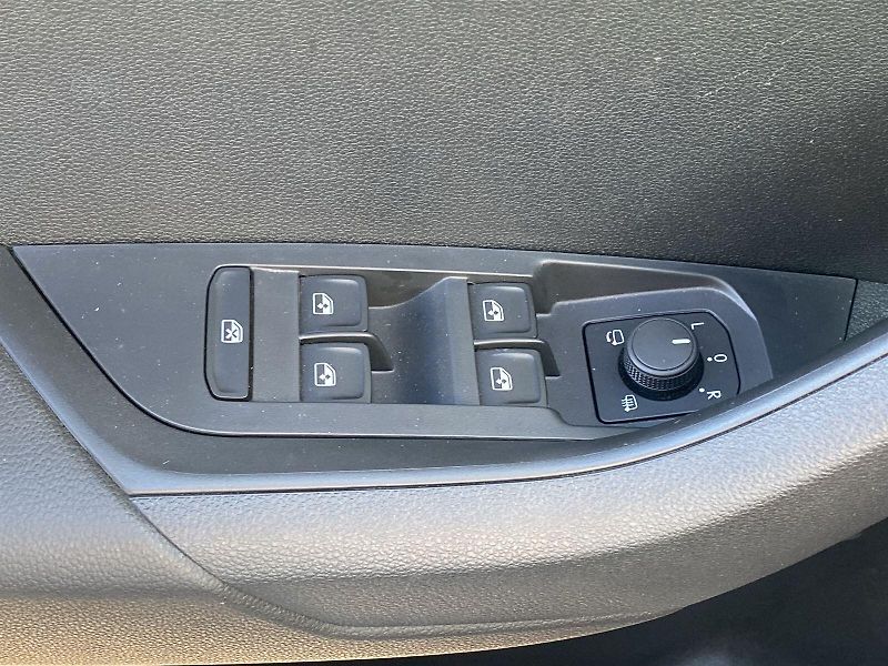 Škoda Karoq (2025) 2.0 TDI 4x4 DSG Sportline - fotka 12 z 38