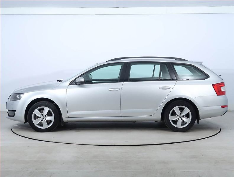 Škoda Octavia (2016) Elegance 2.0 TDI, Xenony - fotka 3 z 19