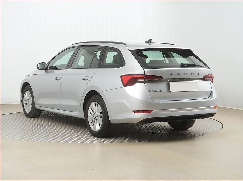 Škoda Octavia (2022) Ambition 2.0 TDI, ČR,1.maj - fotka 4 z 15