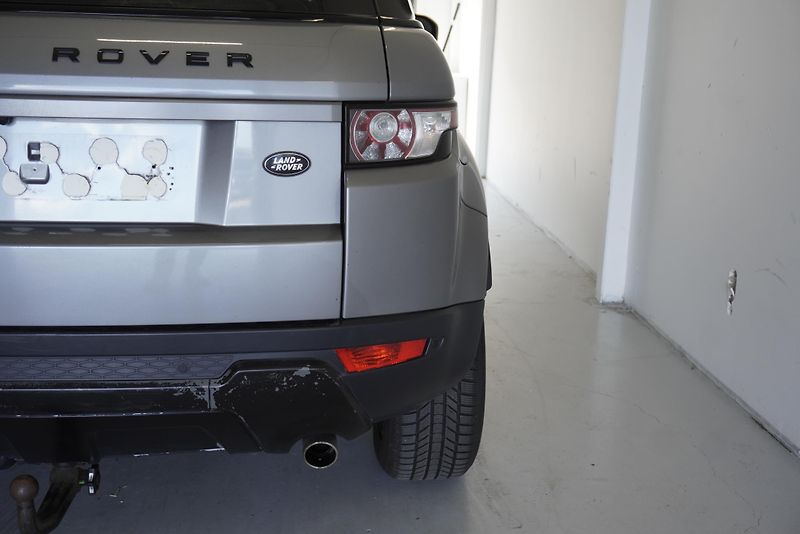 Land Rover Range Rover Evoque 2,2 SD4 DYNAMIC 4WD AUT. - fotka 9 z 31
