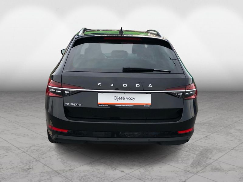 Škoda Superb COMBI 2.0 TDi DSG 7st. SYTLE - fotka 9 z 30