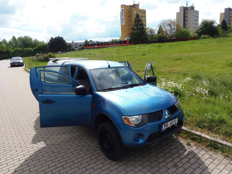 Mitsubishi L200 (2007) 2.5 TD 4x4 uzávěrka tažné 2.7t - fotka 15 z 24