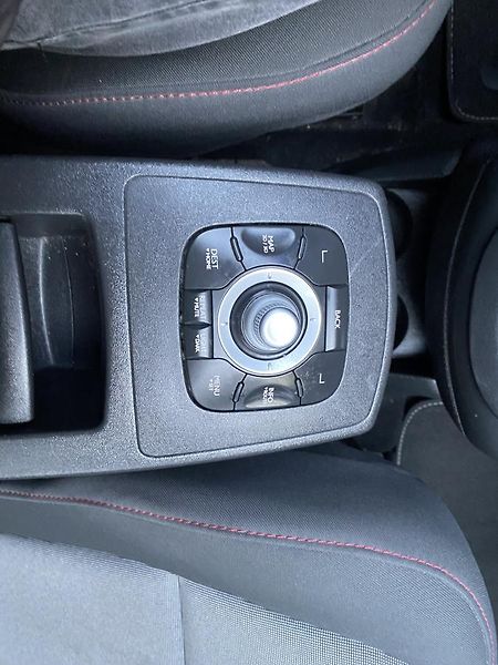 Renault Scénic (2013) 1.5 dci Expression pěkný - fotka 22 z 23