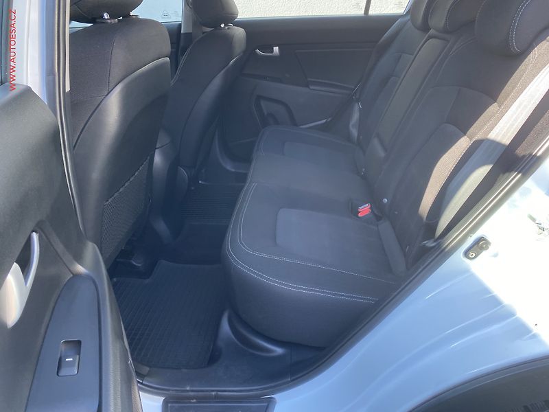 Kia Sportage (2012) 1.6 GDi, ČR, Active, AC - fotka 10 z 15
