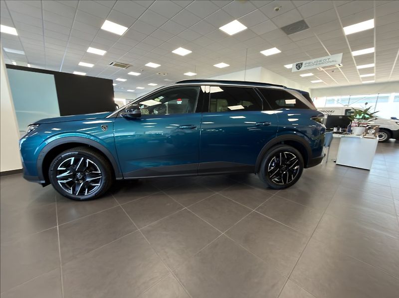 Peugeot 5008 (2026) 1,2 GT Hybrid 145 e-DCS6 - fotka 3 z 5
