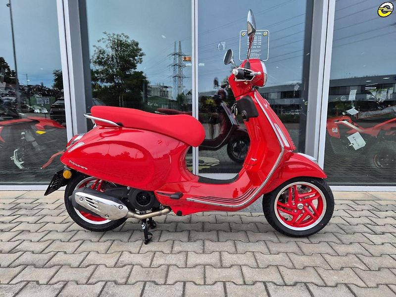 Vespa Primavera 125 3V ABS (2026) Primavera 125 RED - fotka 3 z 22