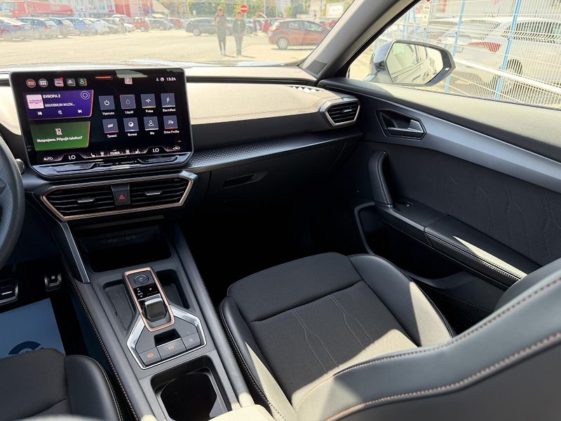 Cupra Formentor 1,5 eTSi/110kW - DSG - fotka 56 z 92