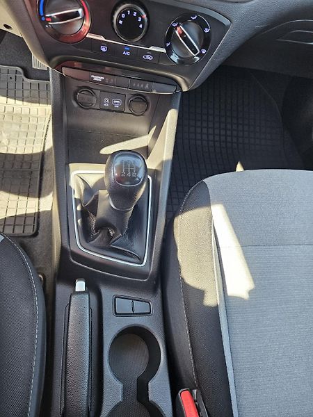 Hyundai i20 (2016) 1.2 NOVÉ ROZVODY A STK - fotka 17 z 23