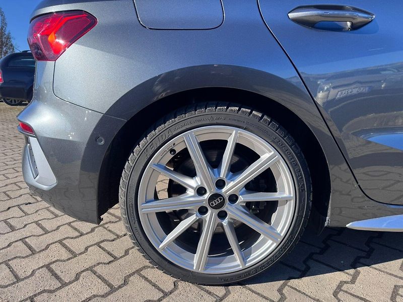 Audi S3 (2022) QUATTRO 2,0 TFSI 228 KW 1 MAJ - fotka 16 z 50