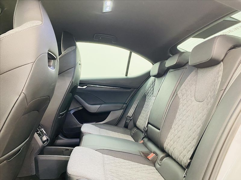 Škoda Octavia 1,5 TSI 110kW SportLine - fotka 6 z 26