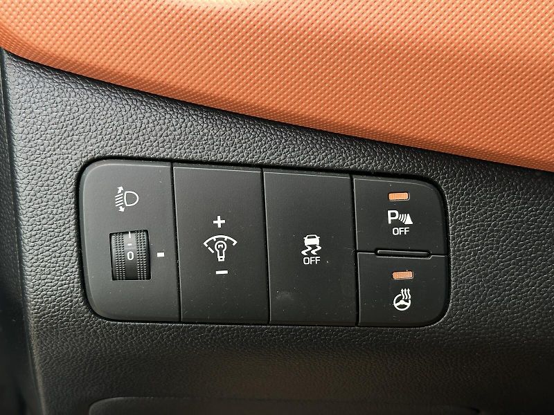Hyundai i10 1.0i AUTOMAT 67PS KLIMA AC Blu - fotka 14 z 32