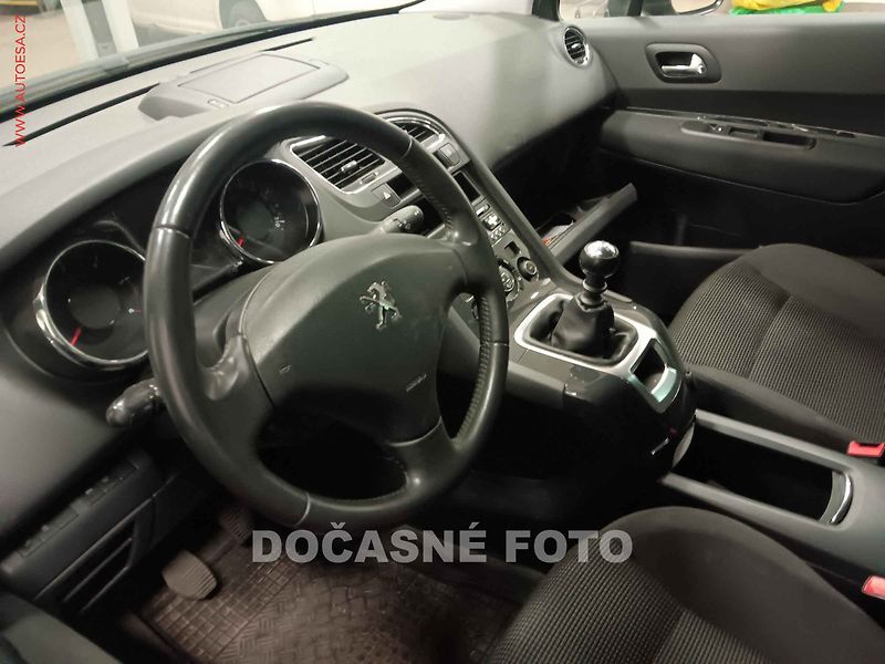 Peugeot 5008 (2015) 1.6 HDi, 1.maj,ČR, Allure - fotka 3 z 3