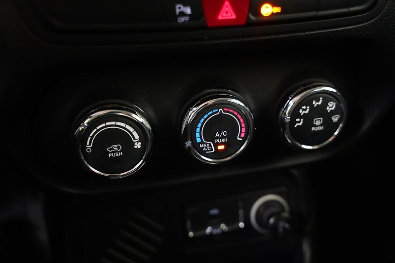 Jeep Renegade - fotka 20 z 23