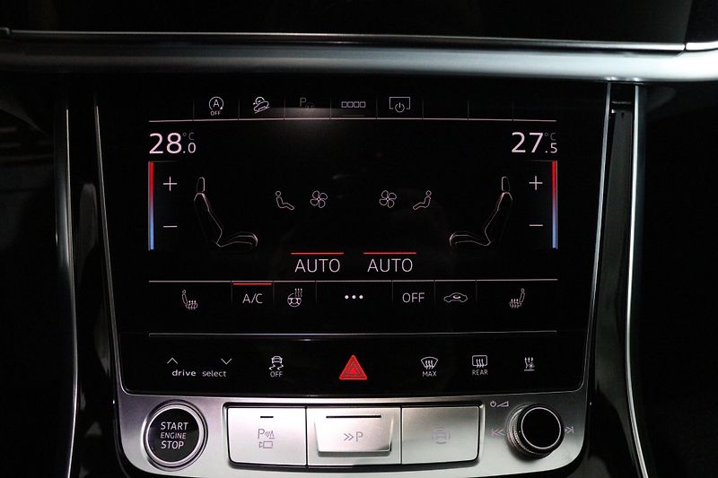 Audi Q7 Sline 50 TDI quattro tiptronic - fotka 21 z 26