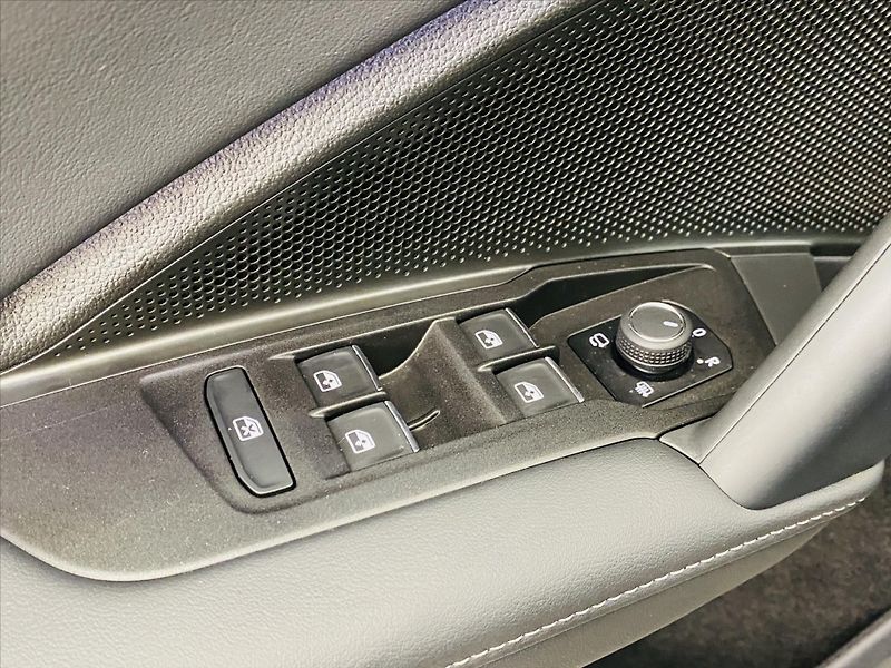 Volkswagen Tiguan 2,0 TDI 142kW 4Motion Elegance - fotka 11 z 24