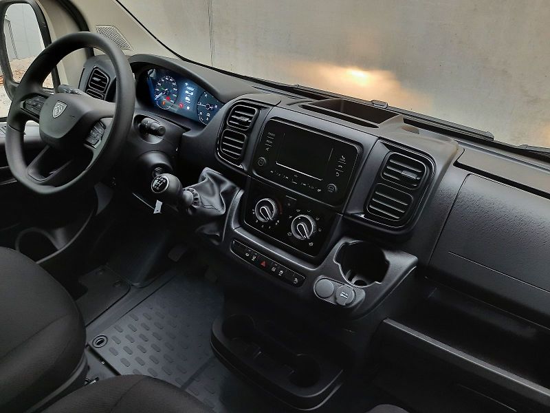 Peugeot Boxer (2025) Furgon 3300 L2H1 BHDi 120k MAN - fotka 11 z 12