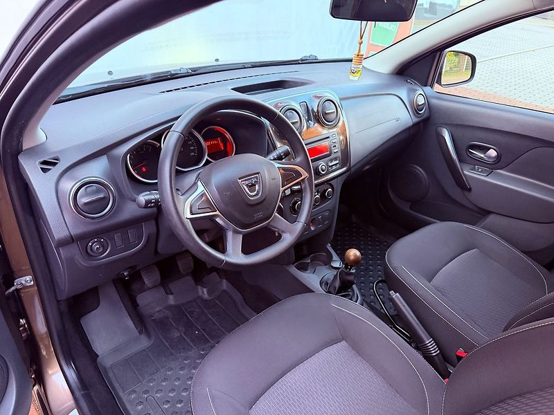 Dacia Logan 1.2 16V Arctica, ČR, Klimatiza - fotka 15 z 23
