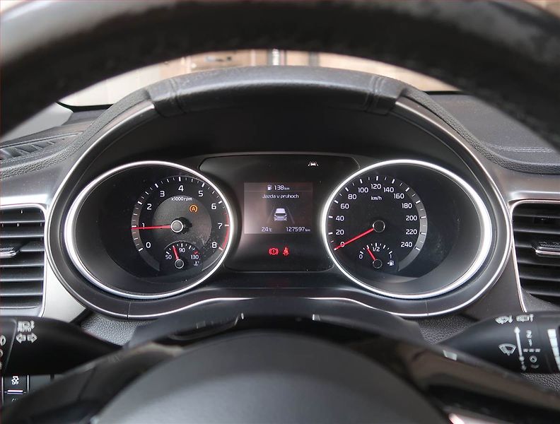 Kia Ceed (2020) 1.0 T-GDI, Tempomat - fotka 11 z 16