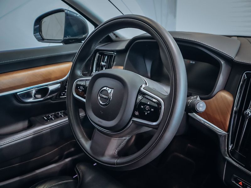 Volvo V90 2.0 T8 AWD - Inscription TOP - fotka 16 z 29