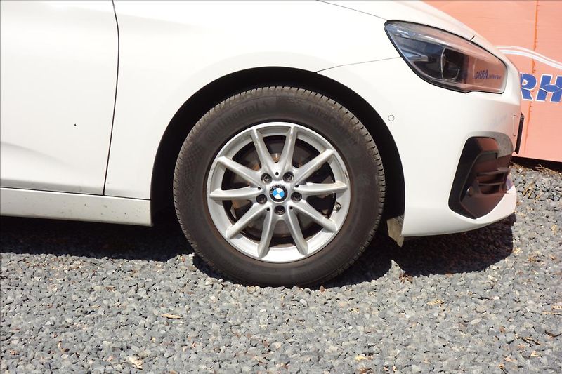 BMW Řada 2 218d, ČR, 1 MAJ., SERV.KN. - fotka 9 z 41