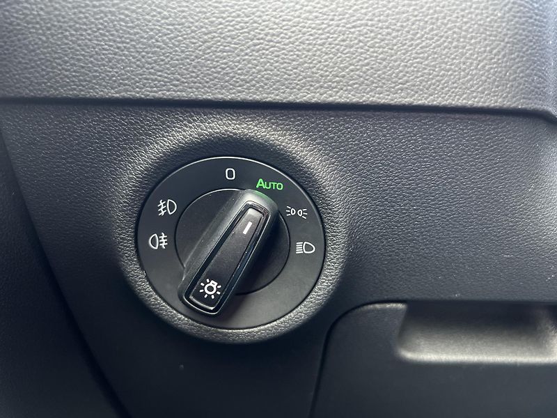 Škoda Karoq Style 1.5TSi DSG KAMERA NAVI - fotka 13 z 50