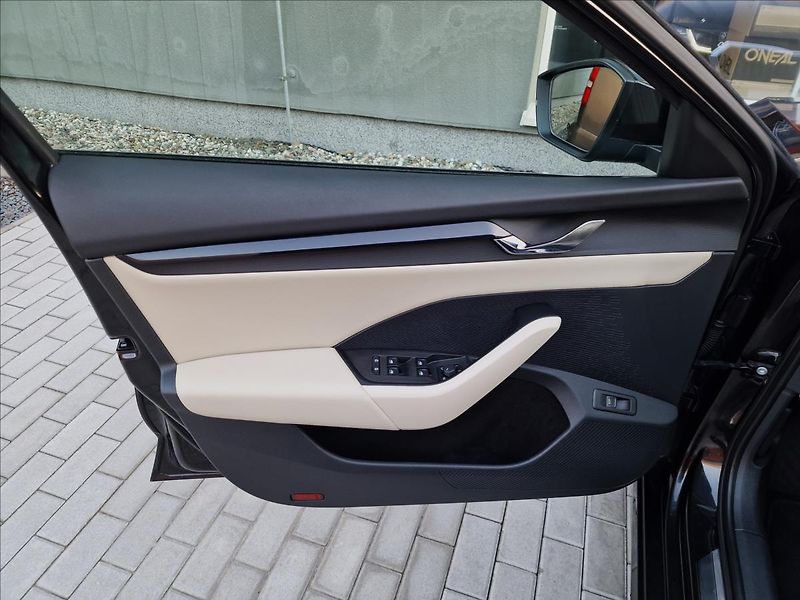 Škoda Octavia 2.0TDI 110kW DSG Style, 1.Maj. - fotka 37 z 50