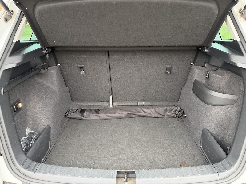 Škoda Karoq 1.0 TSI NAVI TAŽNÉ SERVISKA - fotka 32 z 46