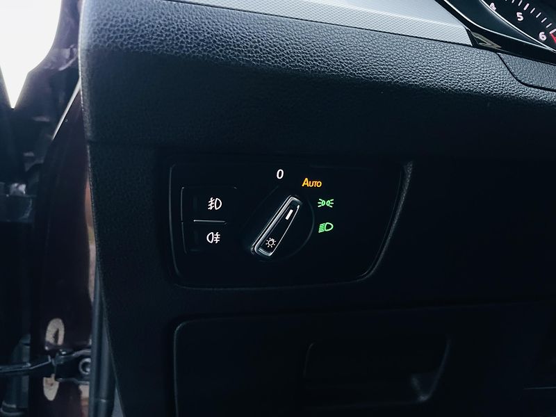 Volkswagen Passat 1.4TSI AUT TAŽNÉ SERVISKA LED - fotka 34 z 49