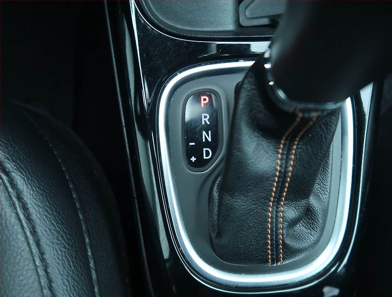 Jeep Compass (2019) 1.4 MultiAir, 4X4, Automat - fotka 13 z 21