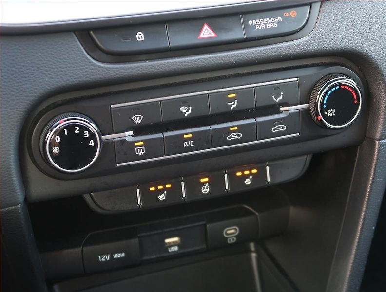 Kia Ceed (2023) 1.5 T-GDI, ČR,1.maj - fotka 17 z 20