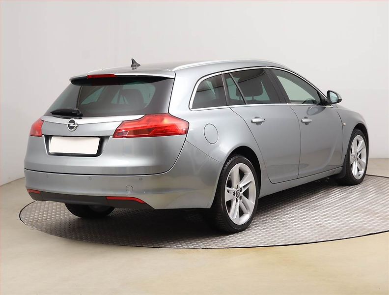 Opel Insignia (2011) 2.0 CDTI, 4X4, Xenony - fotka 5 z 19