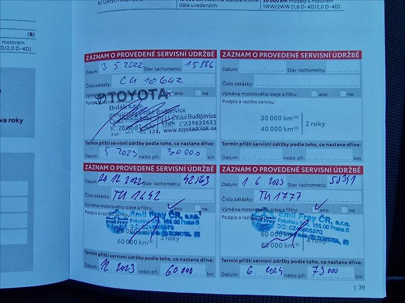 Toyota Corolla 1.8 Hybrid Comfort,ČR ,1.Maj. - fotka 46 z 48